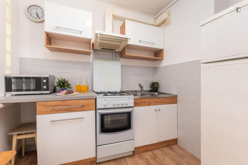 Cosy single bedroom near Park Mirowski