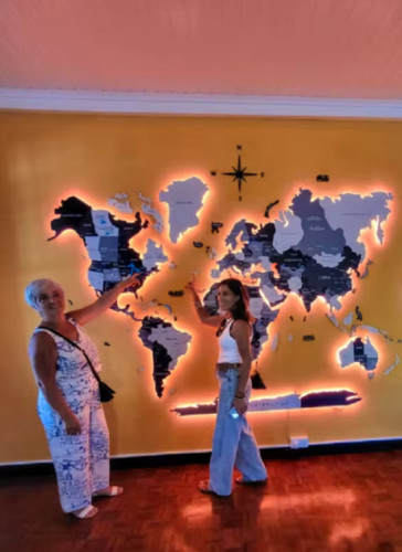 Vibrant Coliving Retreat for Senior Travelers in Serene Ribeirinha Central