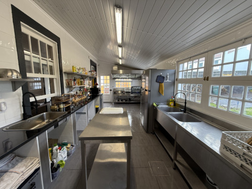 Vibrant Coliving Retreat for Senior Travelers in Serene Ribeirinha Central