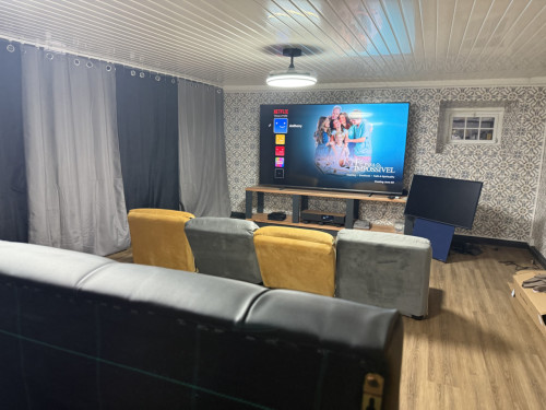 Vibrant Coliving Retreat for Senior Travelers in Serene Ribeirinha Central