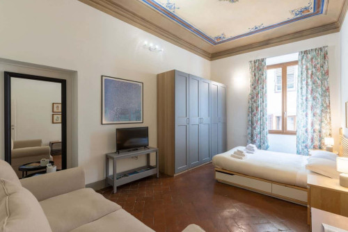 Pitti Family Apartment in Central Florence