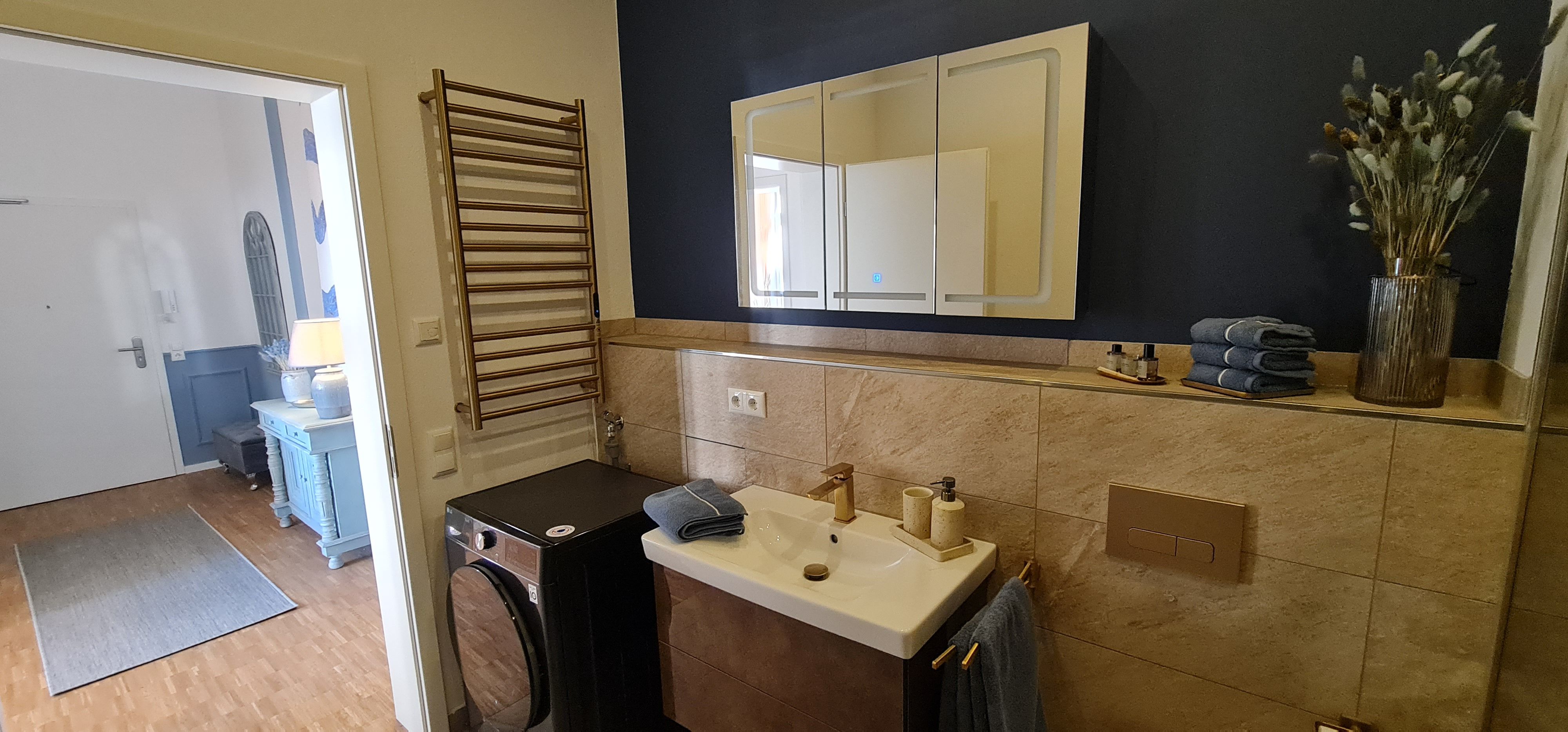 +APARTMENT.BLAUESWUNDER.DRESDEN -FITTEDKITCHEN-PARQUET-SHOWER-BATHROOM-FLOOR-HEATING-LARGE TERRACE-L - 12