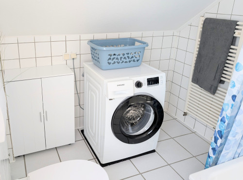 Renovated and newly furnished top floor apartment in Wesseling - Gallery - 12