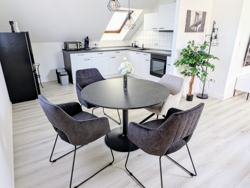 Renovated and newly furnished top floor apartment in Wesseling - Gallery - 26