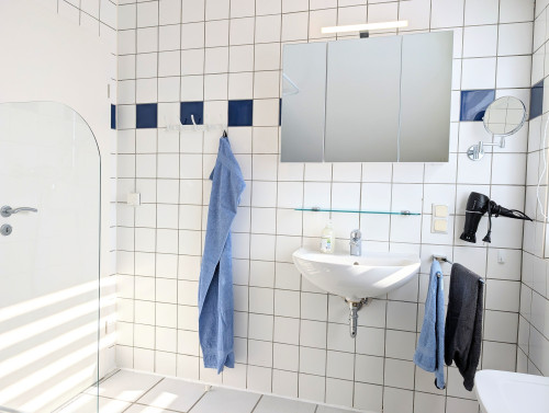 Renovated and newly furnished top floor apartment in Wesseling - Gallery - 11