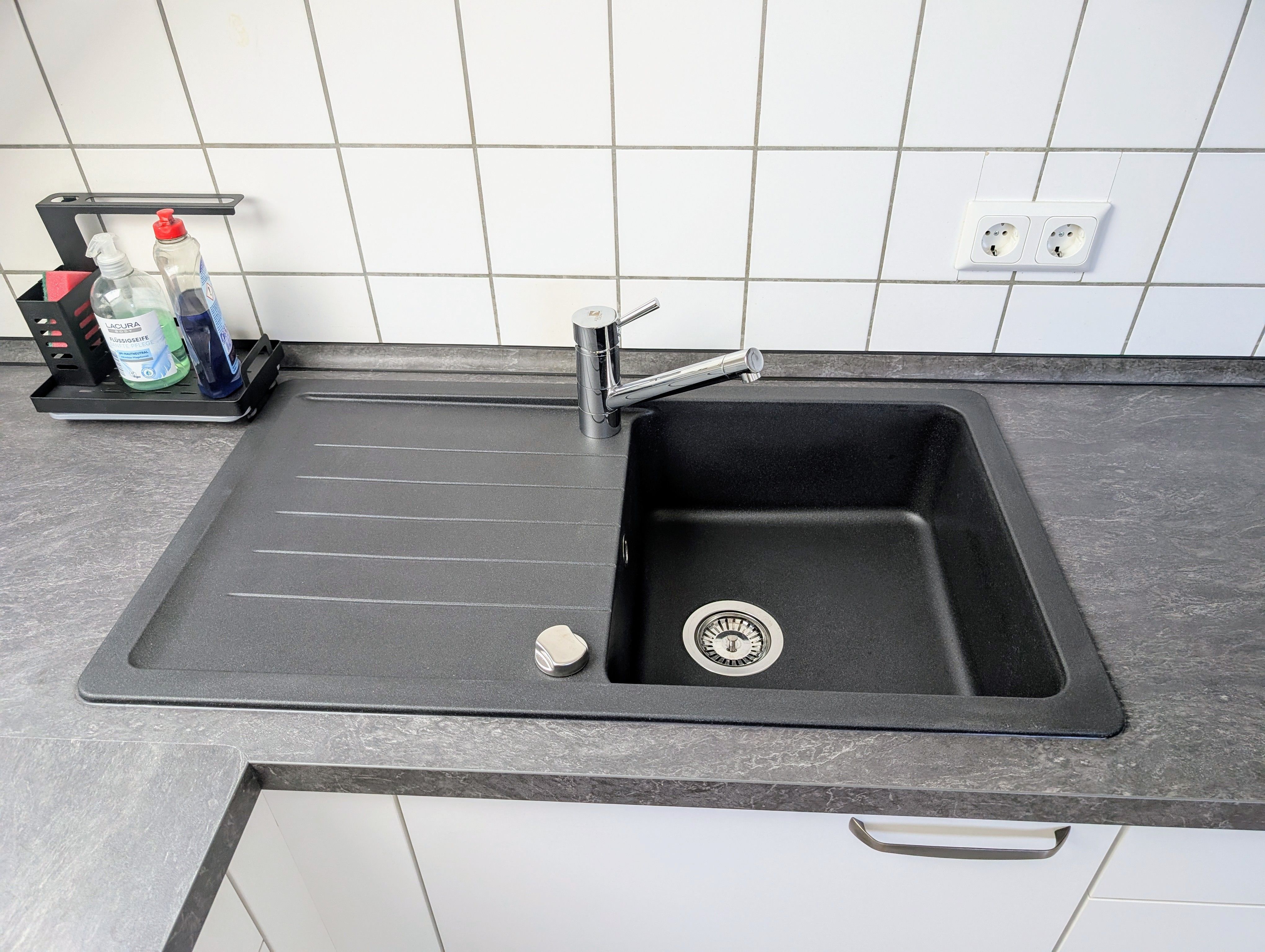 Renovated And Newly Furnished Top Floor Apartment In Wesseling - 17