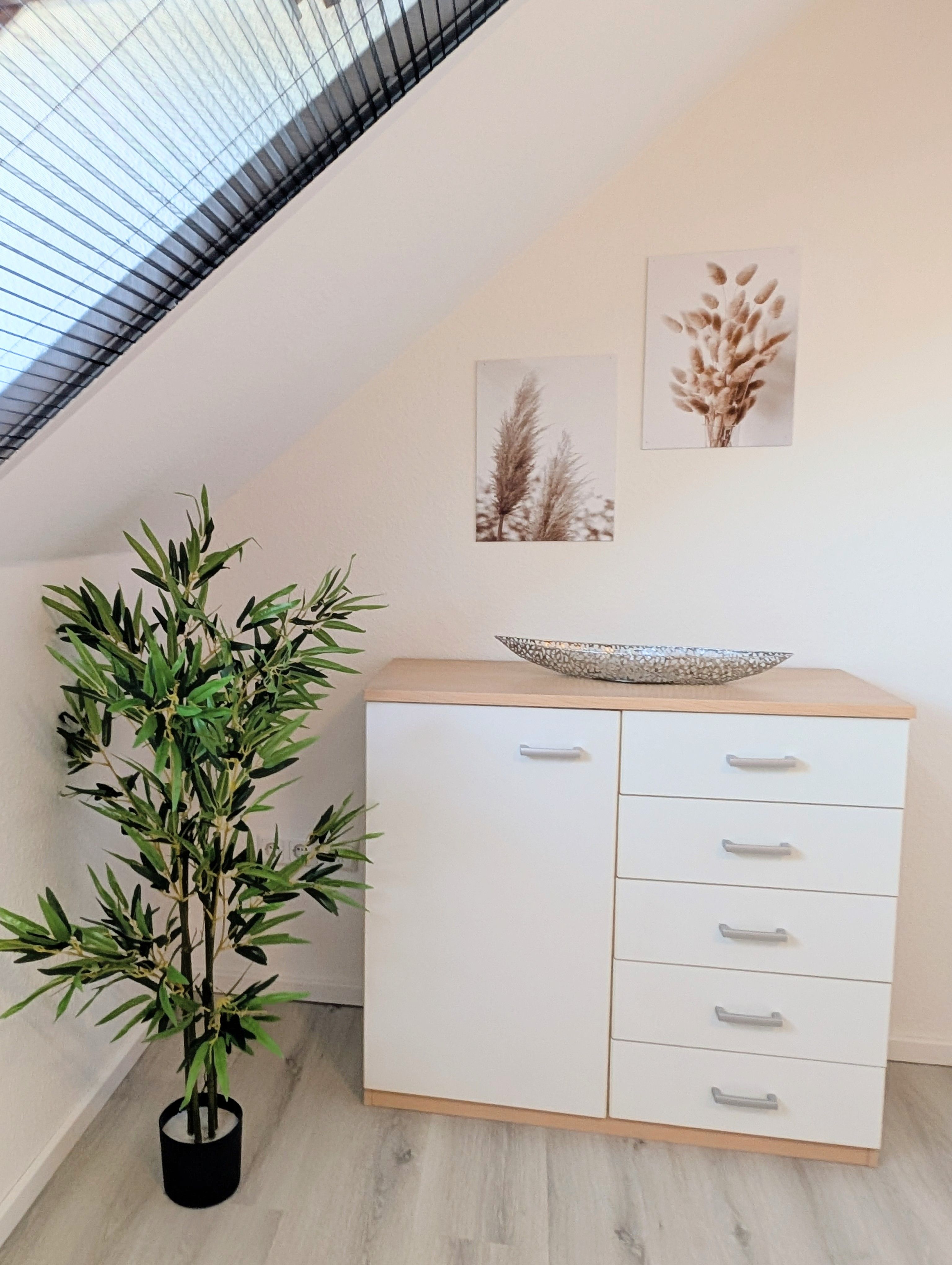 Renovated And Newly Furnished Top Floor Apartment In Wesseling - 8