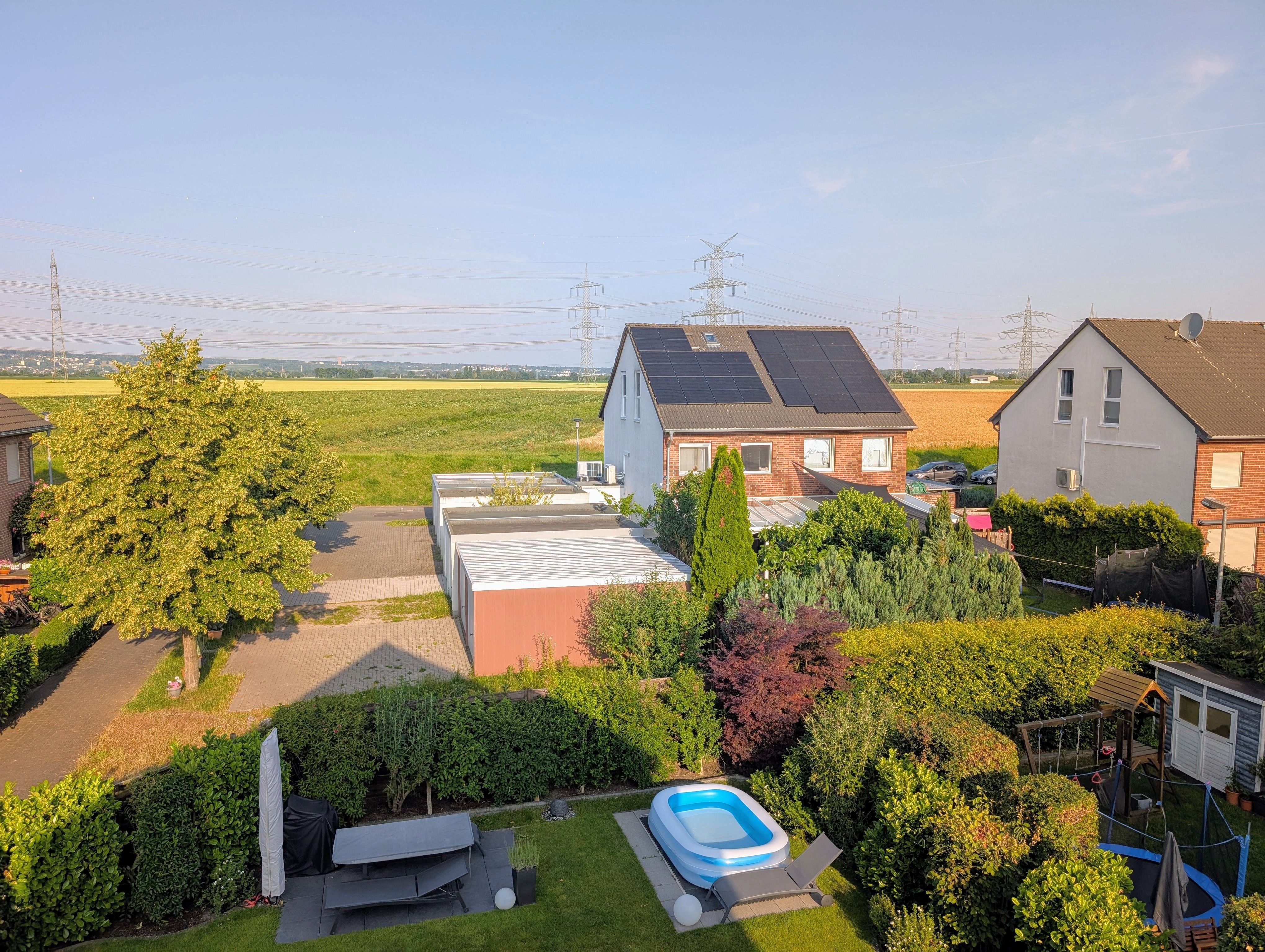 Renovated And Newly Furnished Top Floor Apartment In Wesseling - 1