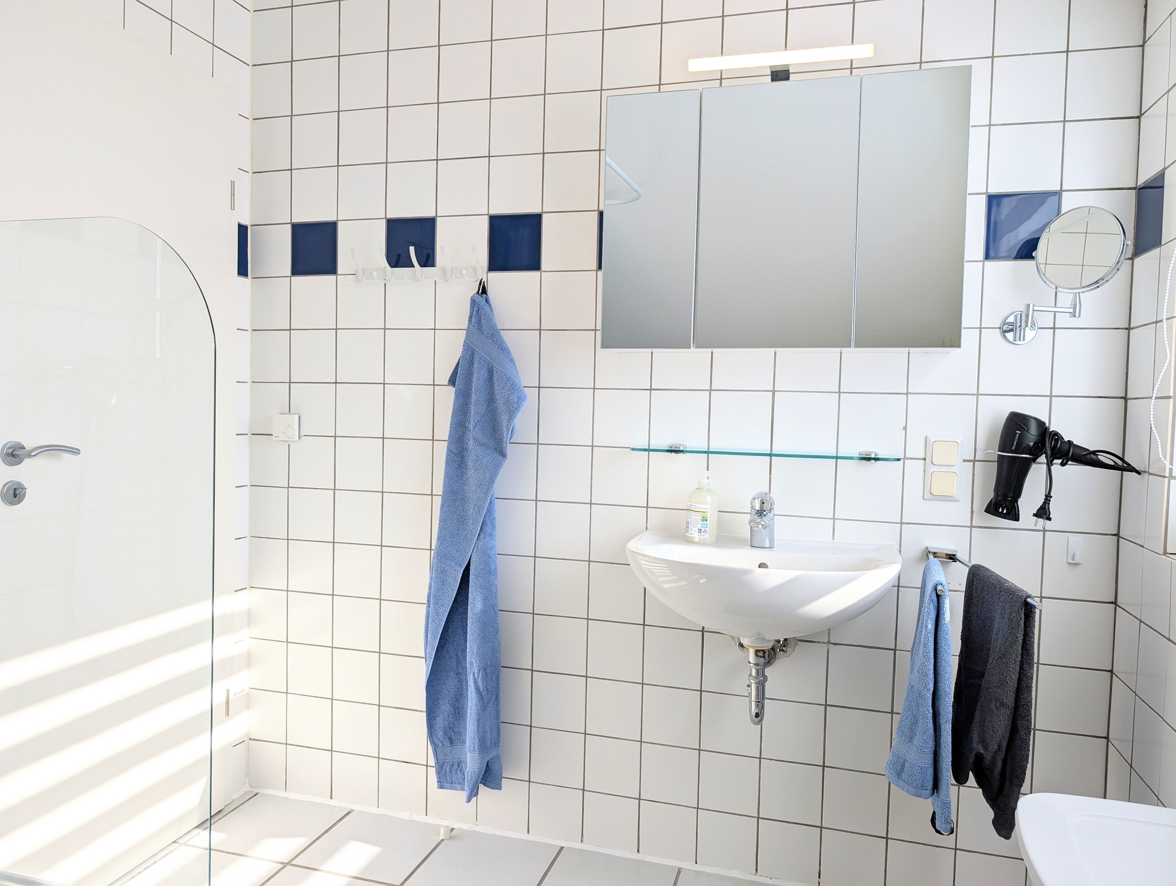 Renovated And Newly Furnished Top Floor Apartment In Wesseling - 10