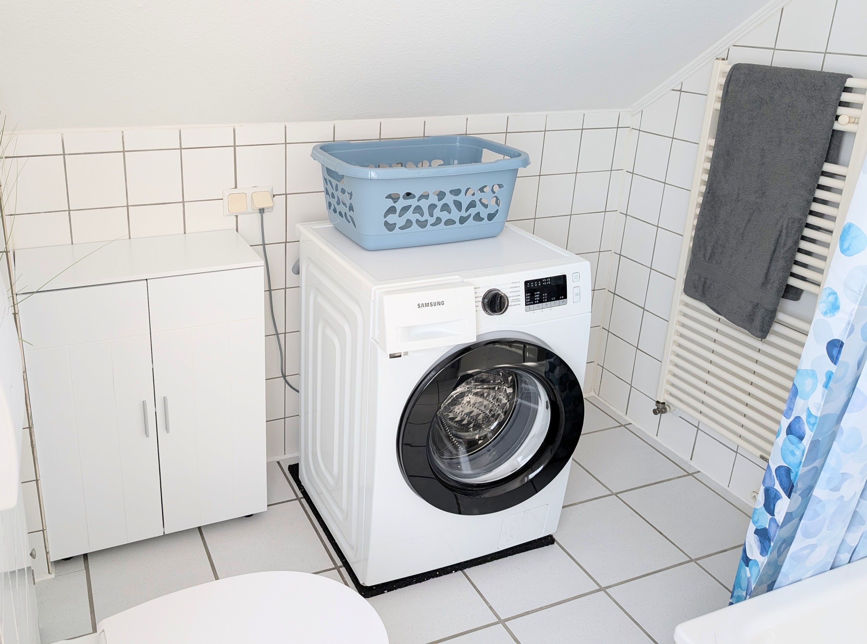 Renovated And Newly Furnished Top Floor Apartment In Wesseling - 11