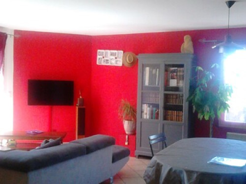 room between NIMES and the sea