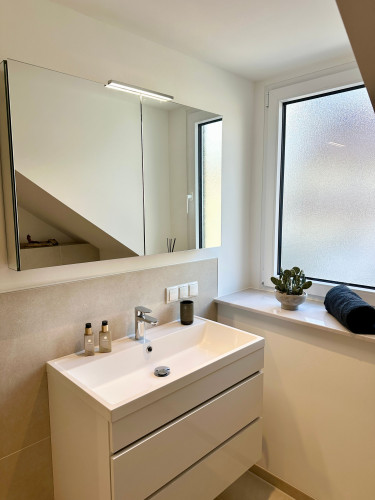 High quality renovated and fully furnished 85 sqm 3 room apartment with terrace on the ground floor