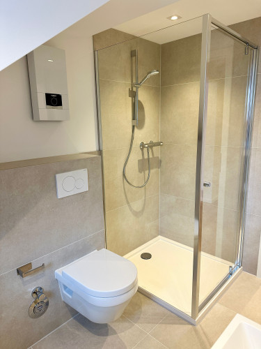 High quality renovated and fully furnished 85 sqm 3 room apartment with terrace on the ground floor