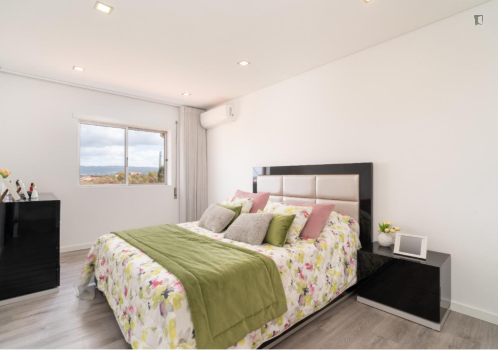 Exciting Double Bedroom Close To Politécnico De Coimbra - Exciting Double Bedroom close to Politécnico de Coimbra - Gallery - 1