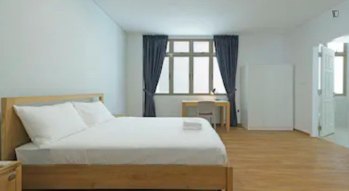 Decent double ensuite bedroom near Bendemeer metro station