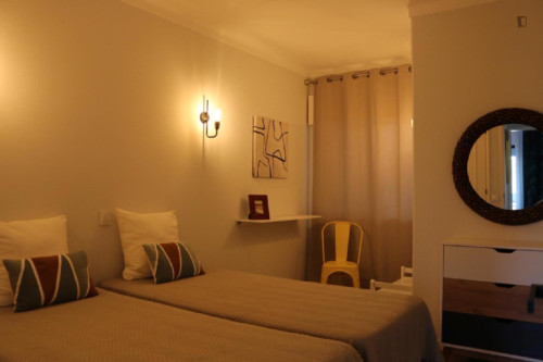 Welcoming 2 Bedroom Apartment with a balcony close Angrinha Beach to  - Gallery - 6