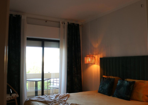 Welcoming 2 Bedroom Apartment with a balcony close Angrinha Beach to 