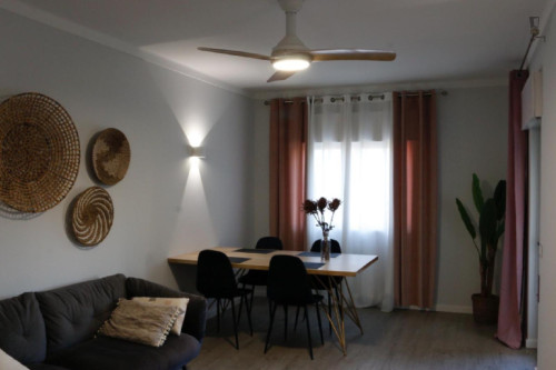 Welcoming 2 Bedroom Apartment with a balcony close Angrinha Beach to 