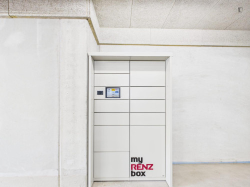Unfurnished 1 bedroom aparment in Hellersdorf