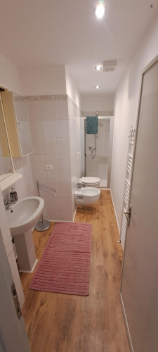 Single Bedroom in a shared apartment in Florence 