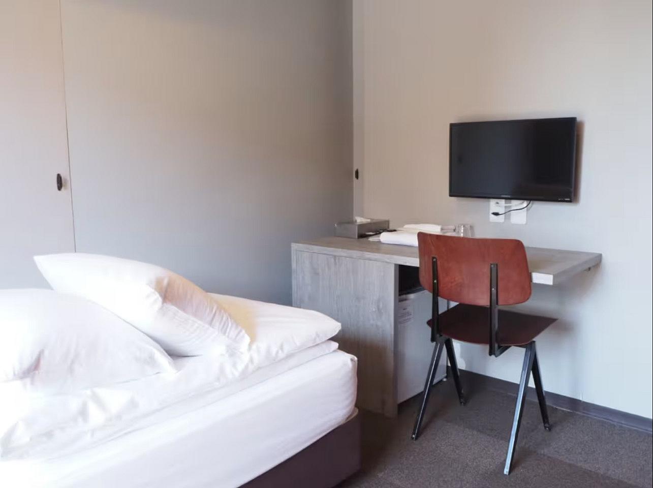 Single Room Ensuite - Modern Cozy Coliving Apartment in Vibrant Historic District - Gallery - 2