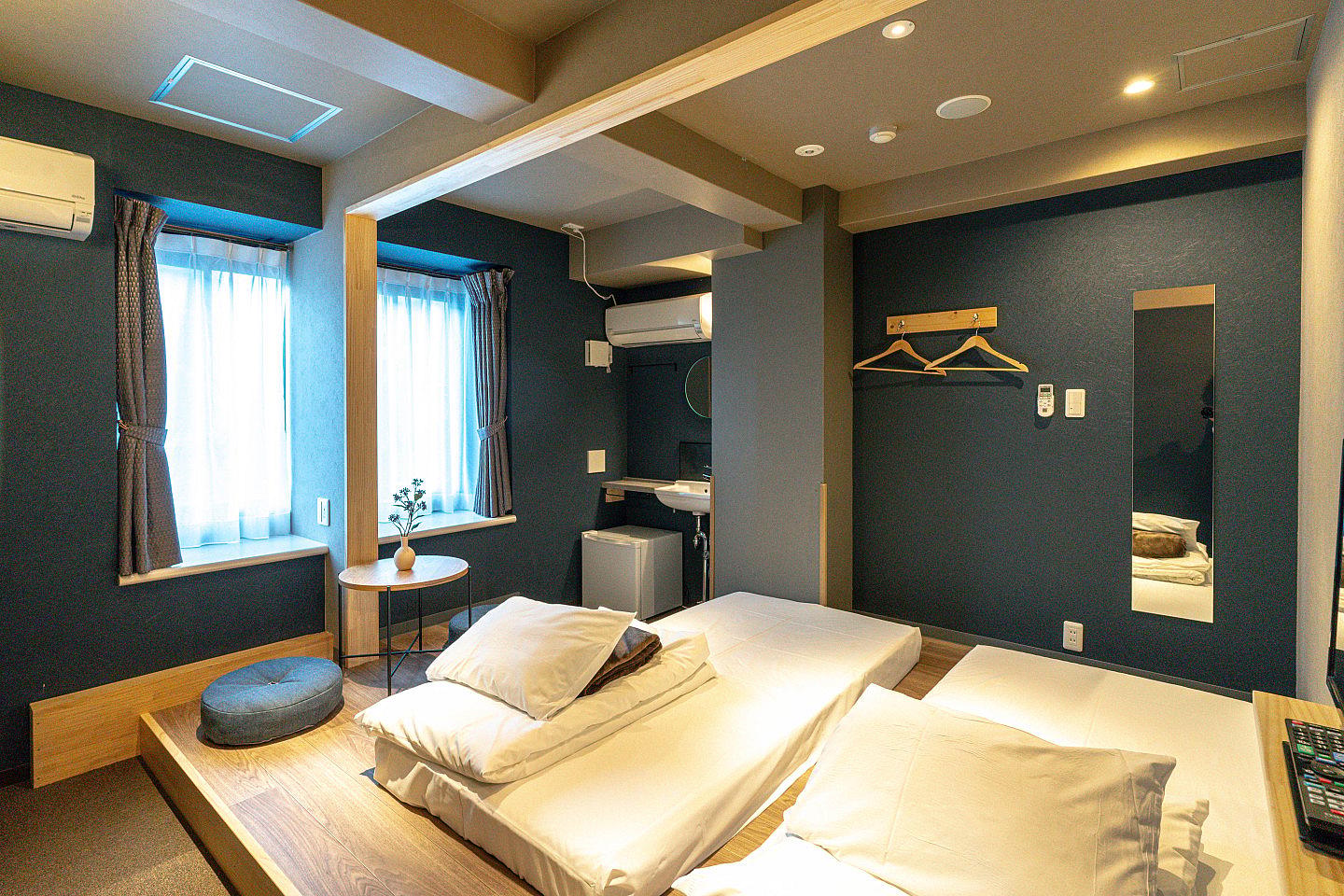  Twin Room Ensuite  -  Owarichō Collective  - Gallery -  5