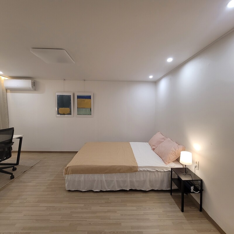  3F (Queen Bed, Bathroom)(Full Room)  -  Your Cozy Home in Seoul   - Gallery -  1