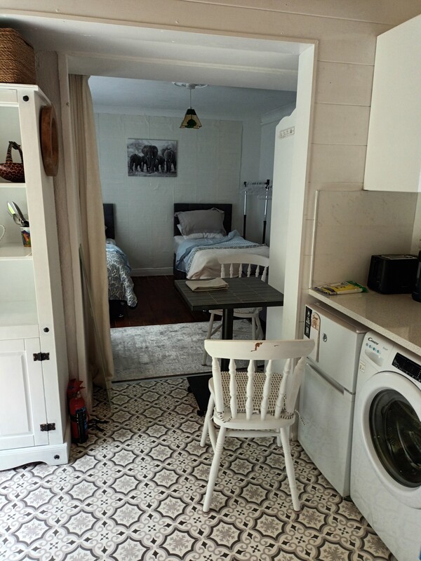  One Bedroom In Studio(Single Bed)  -   Cute studio apartment   - Gallery -  1