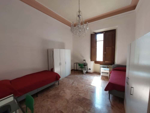 Spaziosa stanza condivisa in Via la Farina - Default