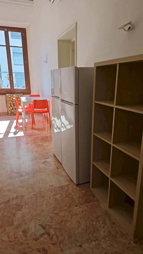 Spaziosa stanza condivisa in Via la Farina - Gallery - 10