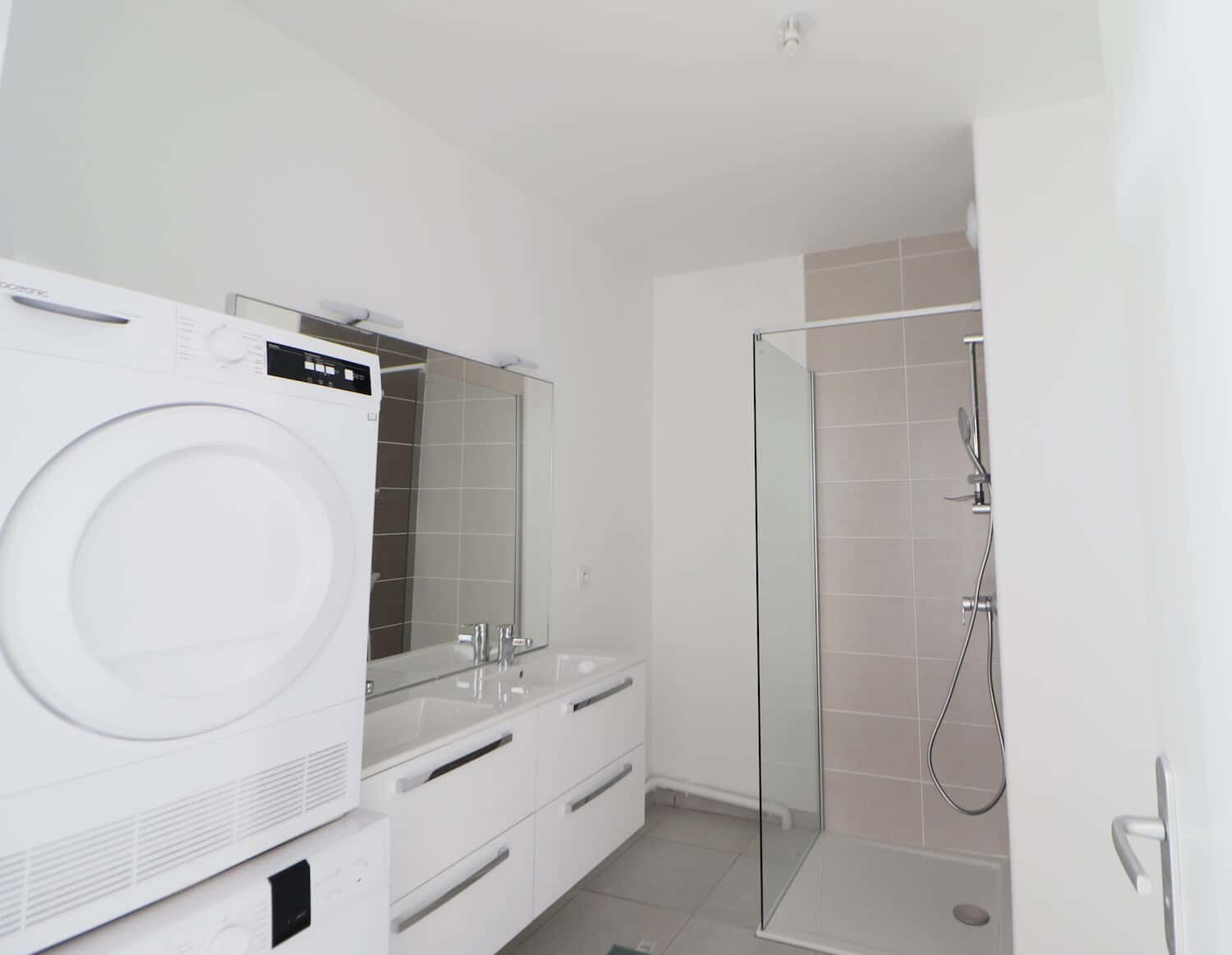 Charming 12 M² Bedroom To Rent Fully Equipped Near Lyon - 3