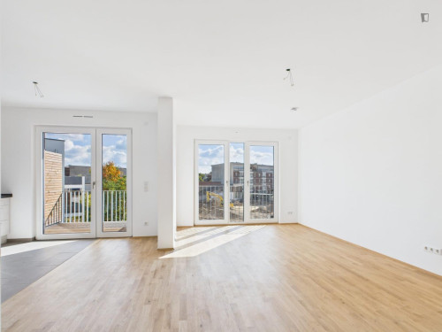 Unfurnished 2-bedroom apartment in Köpenick