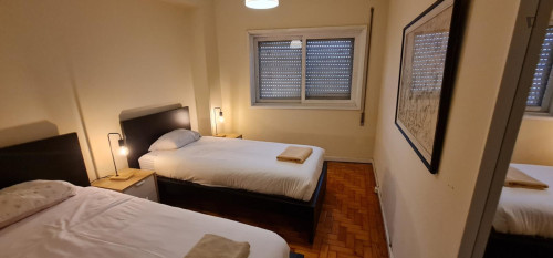 Nice 1 Bedroom Apartment close to Faria Guimarães Metro