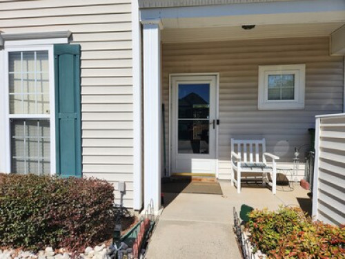 Room/bonus room/private bath