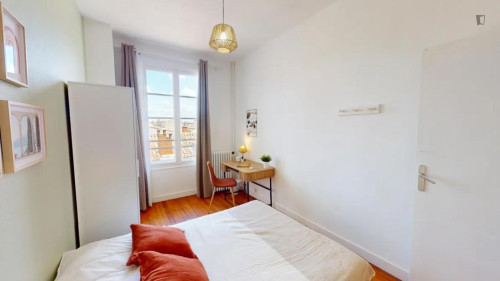 Brilliant double bedroom near Jardin public