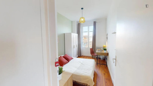 Brilliant double bedroom near Jardin public