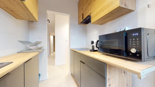 Neat single bedroom near the Racławicka metro station