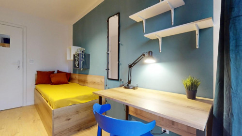 Comfy single bedroom near the Racławicka metro station