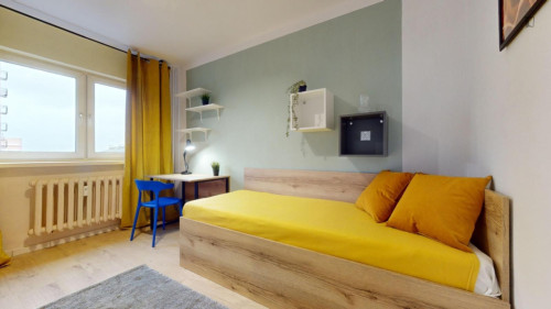 Lovely single bedroom near the Racławicka metro station