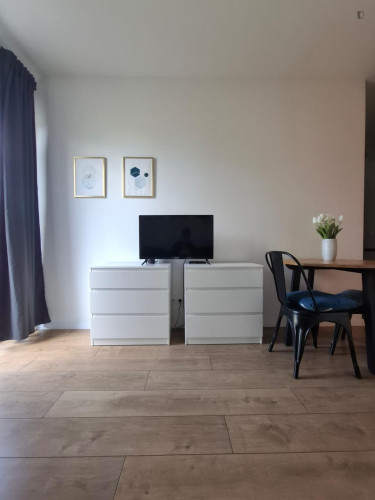 Homely studio in Targówek Mieszkaniowy