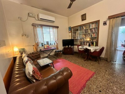 Vintage old school B'lr home 