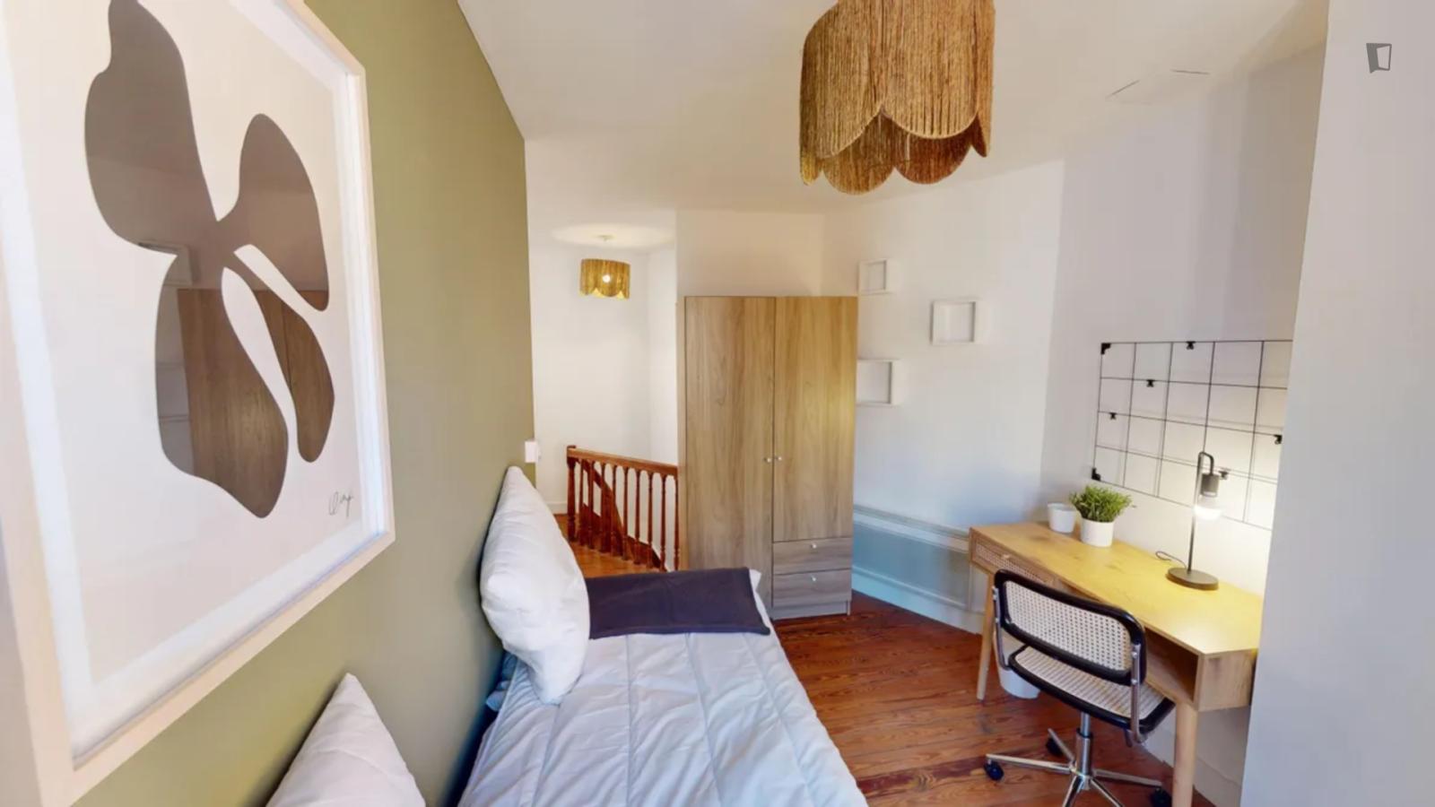 Neat Ensuite Double Bedroom In The Centre Of Bordeaux - Neat ensuite double bedroom in the centre of Bordeaux - Gallery - 1
