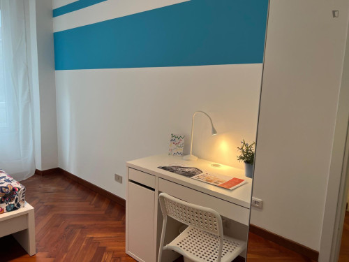 Rooms and beds for rent in apartment with 10 bedrooms in Garibaldi Repubblica