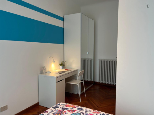 Rooms and beds for rent in apartment with 10 bedrooms in Garibaldi Repubblica