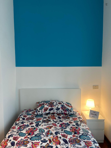 Rooms and beds for rent in apartment with 10 bedrooms in Garibaldi Repubblica
