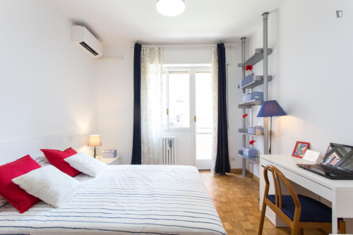 Charismatic double bedroom near the Corvetto metro