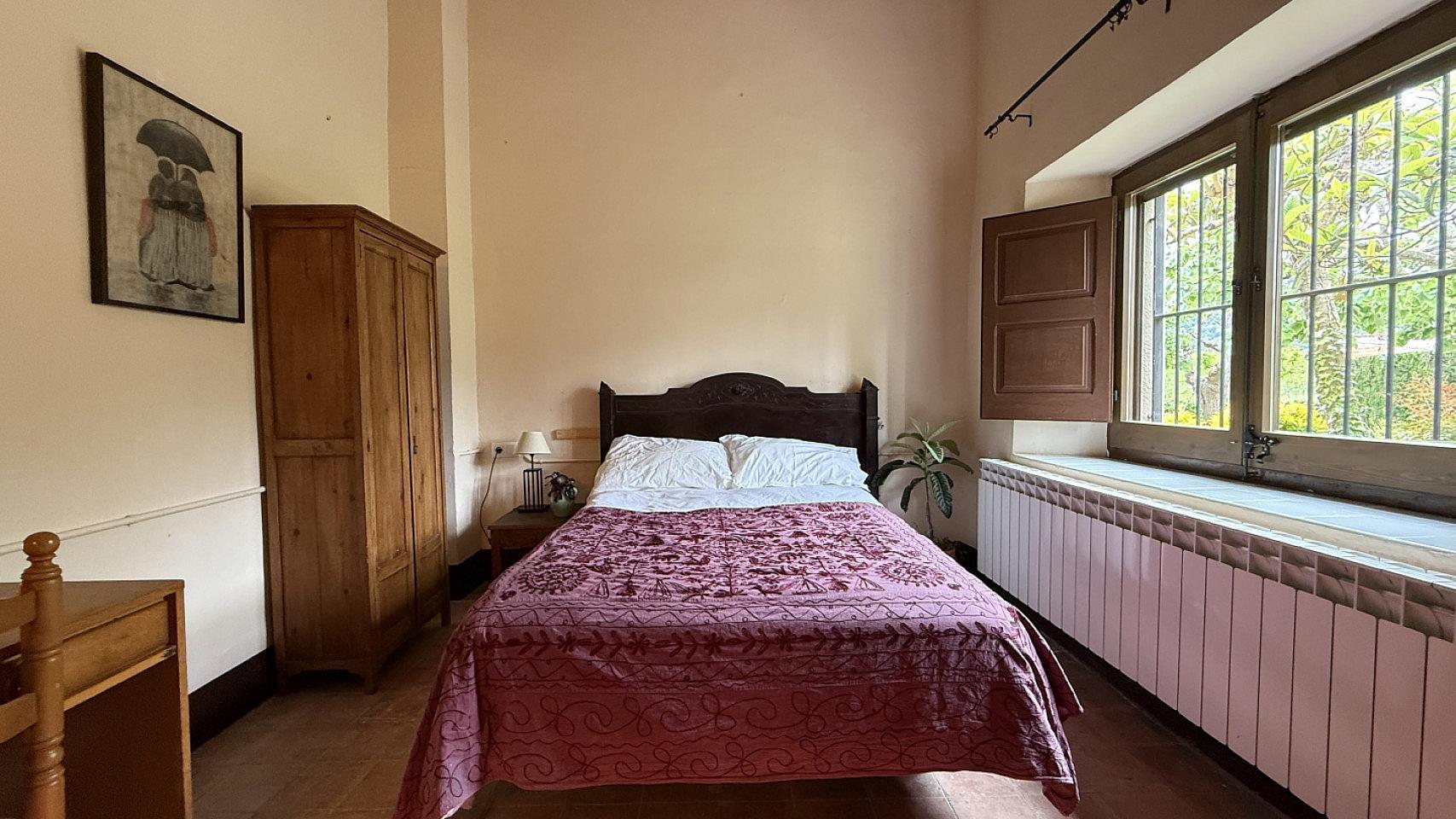 Private Comfort Room - Beautifully Restored Rural Coliving Masia with Nature & Adventure at Montseny Natural Park - Gallery - 10