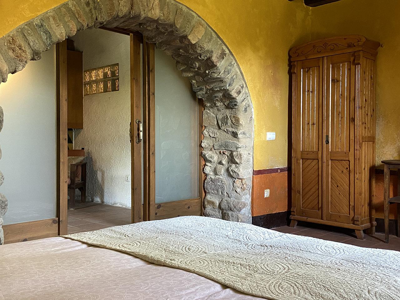 Suite - Beautifully Restored Rural Coliving Masia with Nature & Adventure at Montseny Natural Park - Gallery - 2