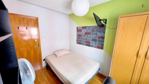 Tempting Single Bedroom close to Lozano Blesa University Hospital