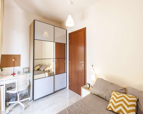 Stanza in Via Giuseppe Regaldi